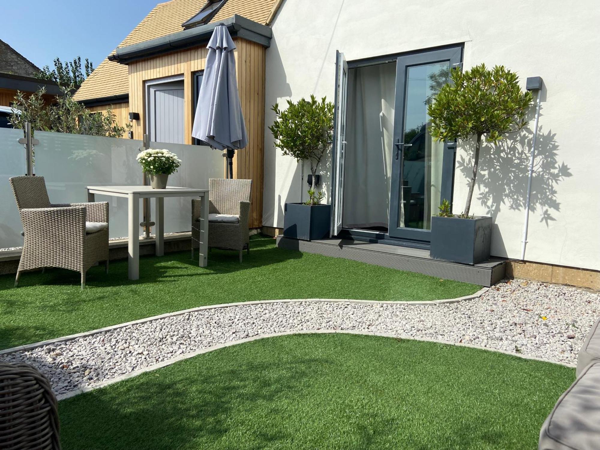 Dewcroft Villa Horsley  Exterior photo
